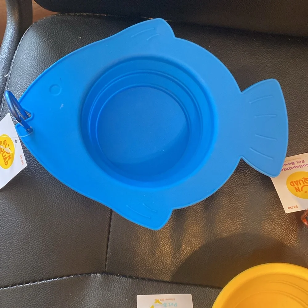 3 pet collapsible Bowels never used